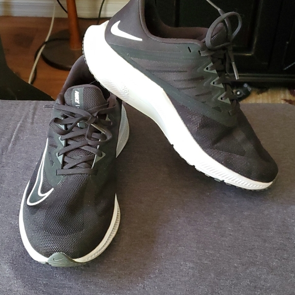 Sneakers - Picture 3 of 4